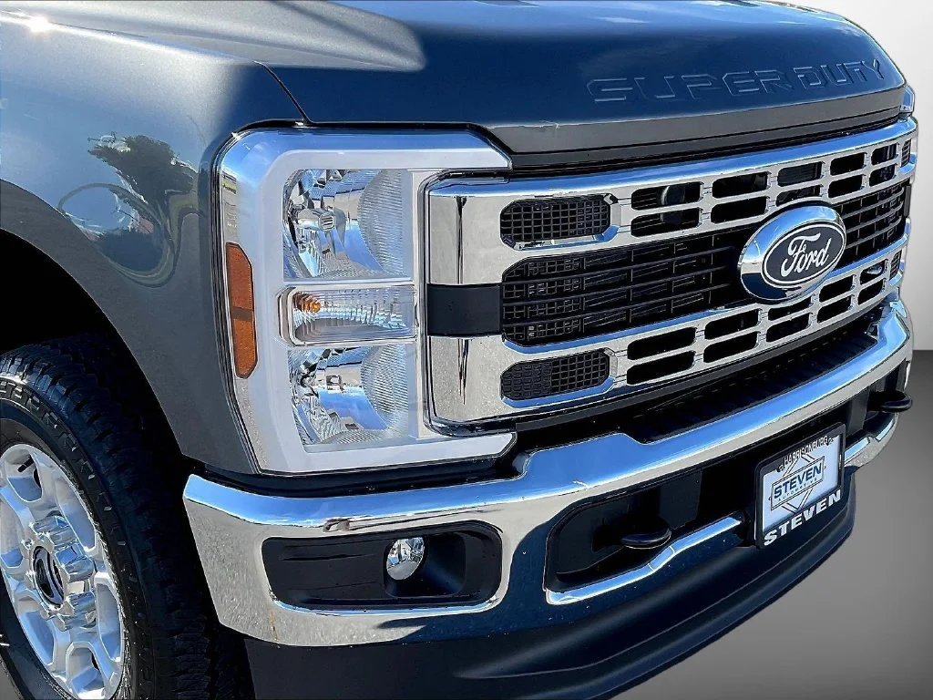 New 2027 Carbonized Gray Metallic Ford F-250® XLT image 39