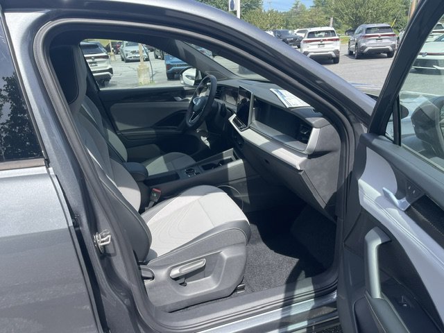 New 2026 Platinum Gray Metallic Volkswagen SE R-Line AWD image 5