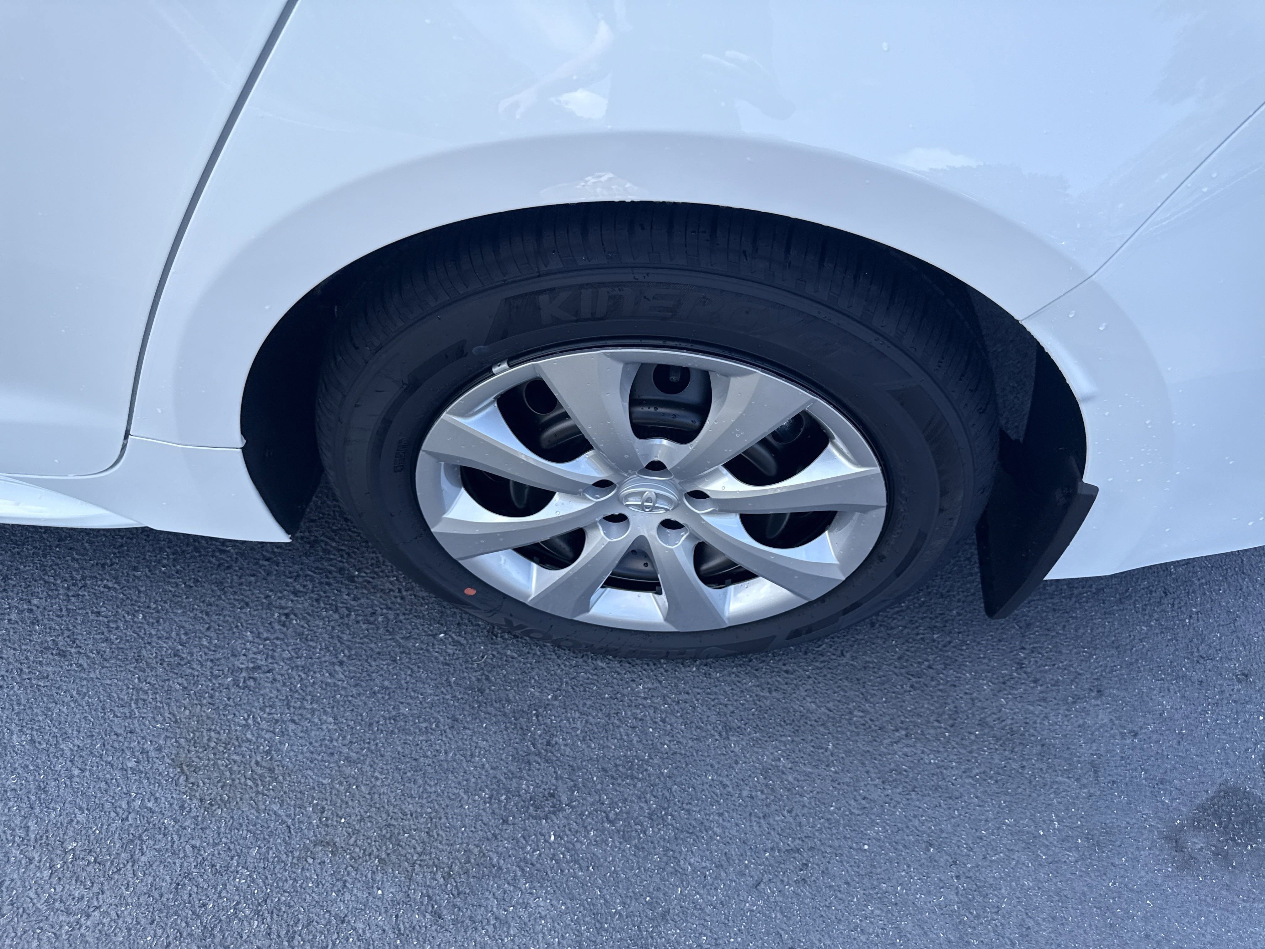 Used 2025  Toyota  image 12