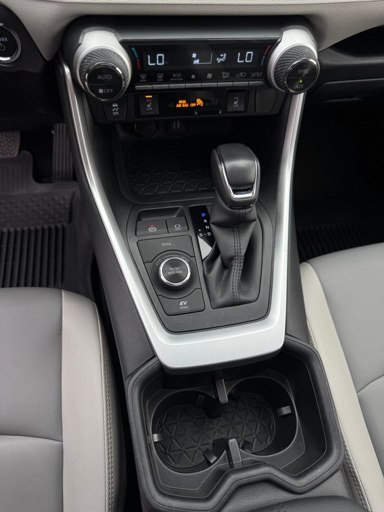 Used 2024 Blueprint Toyota XLE Premium image 18