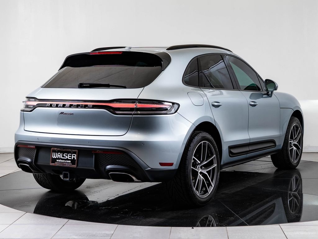 Used 2024 Dolomite Silver Metallic Porsche  image 8