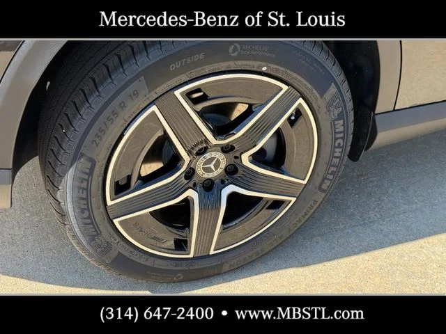 New 2026 Graphite Grey Metallic Mercedes-Benz GLC 300 image 4