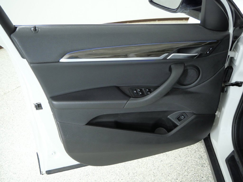 Used 2018 Mineral White Metallic BMW xDrive28i image 33