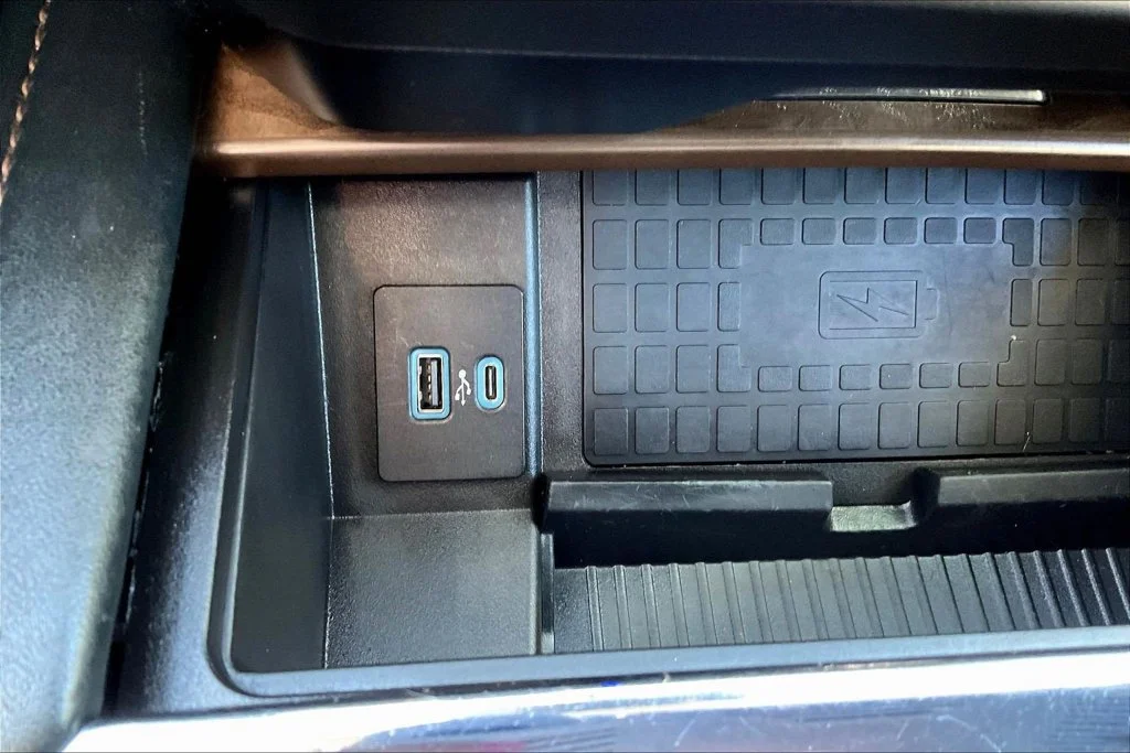Used 2020 Black Ford Platinum image 18