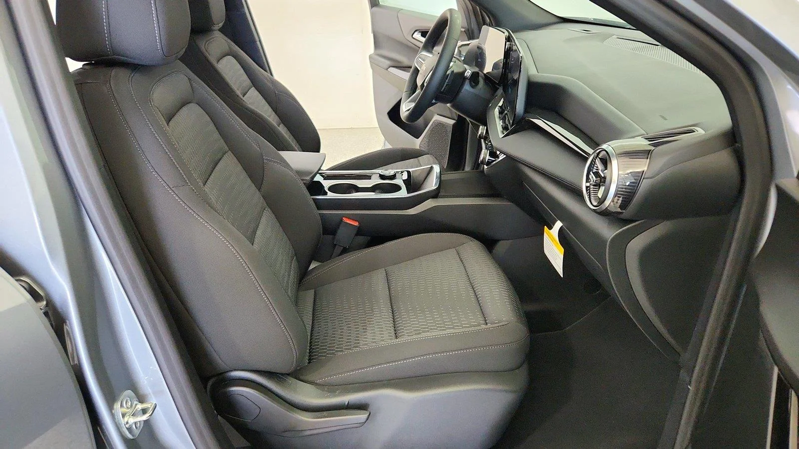 2027 Chevrolet Equinox LT - Photo 28