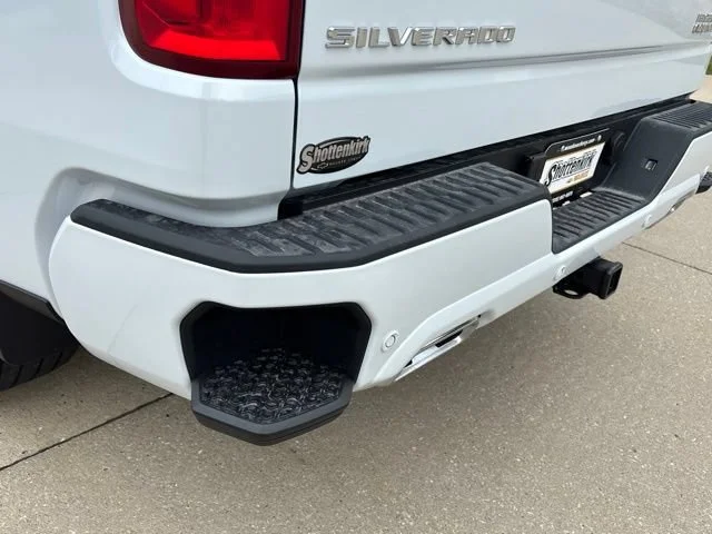 New 2026 Polar White Tricoat Chevrolet High Country image 13