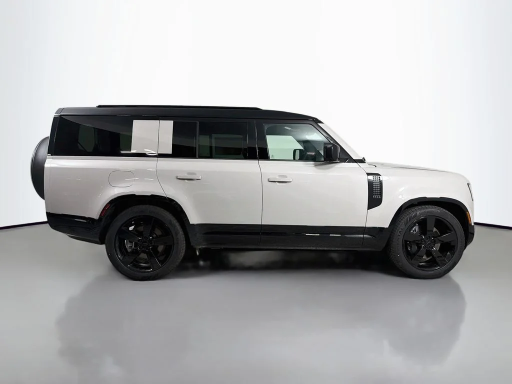 New 2026 Borasco Grey Land Rover X-Dynamic SE image 4