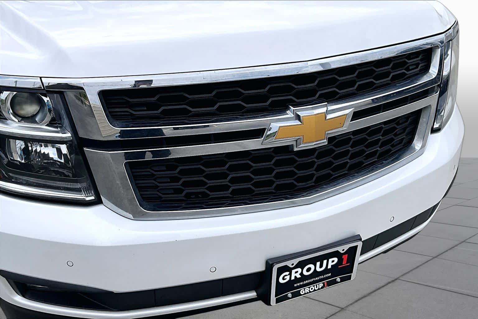 Used 2019 Iridescent Pearl Tricoat Chevrolet LT image 29