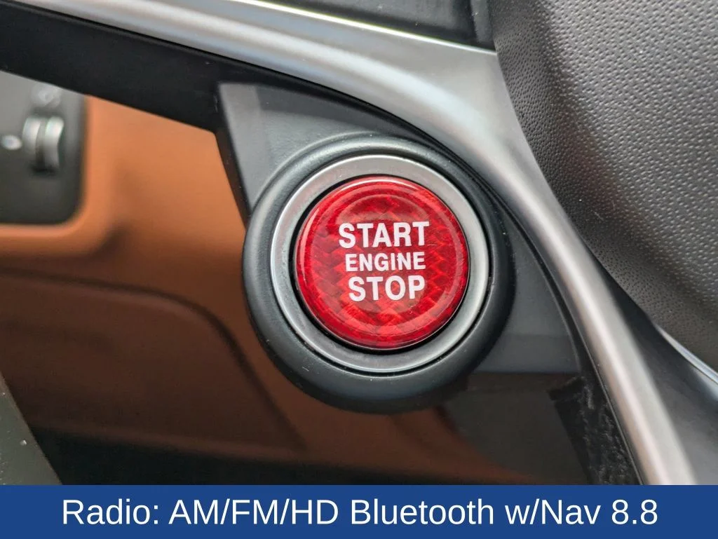 Used 2019 Montecarlo Blue Metallic Alfa Romeo Base image 28