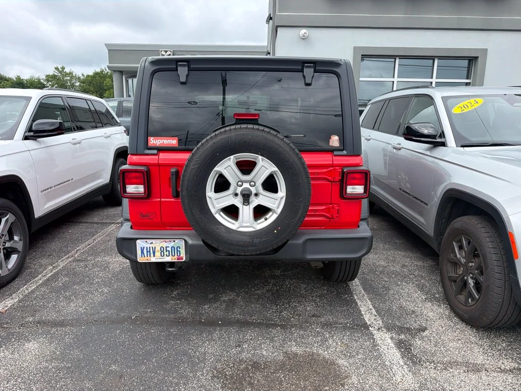 Used 2021 Red Jeep Sport S image 5