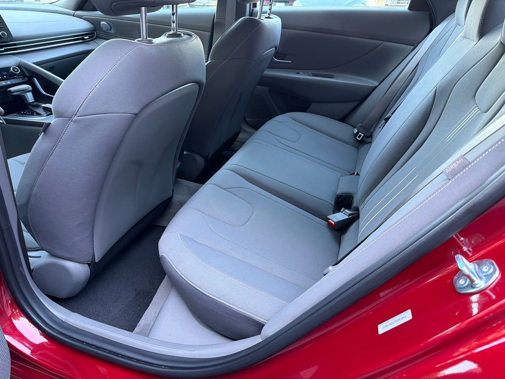 2025 Hyundai Elantra SEL - Photo 20