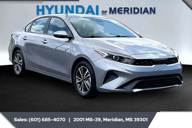 2024 Kia Forte LXS AT's photo