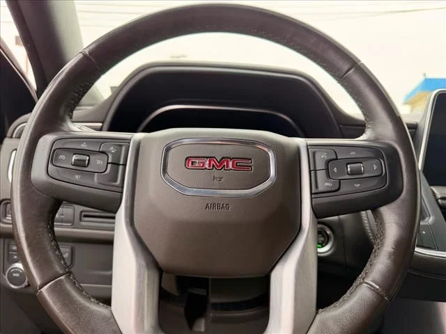 2023 GMC Yukon SLT - Photo 16