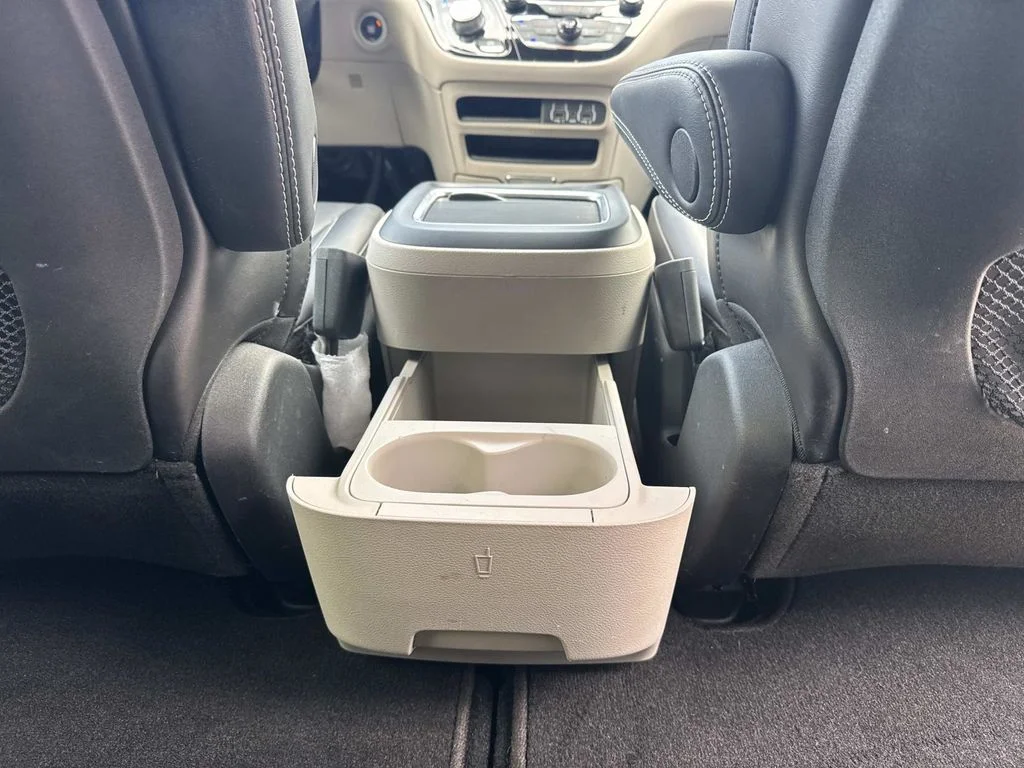 Used 2023 Silver Chrysler Touring L image 19