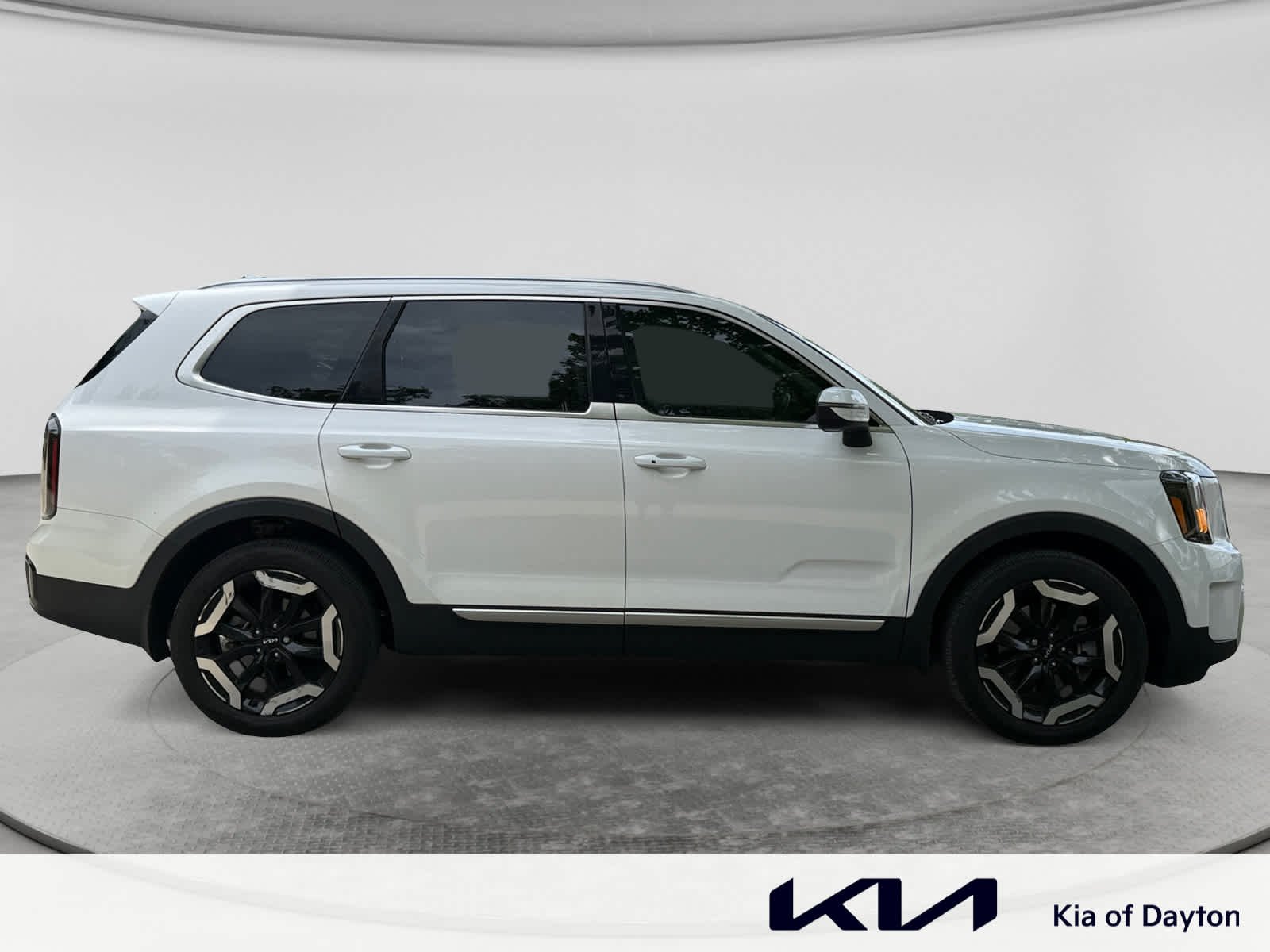 Certified Used 2025 Glacial White Pearl Kia EX image 4