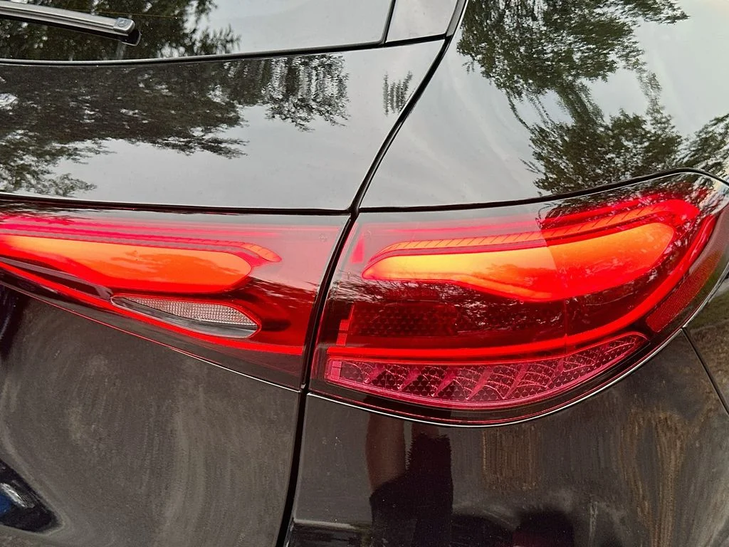 Used 2025 Black Mercedes-Benz GLC 300 image 32