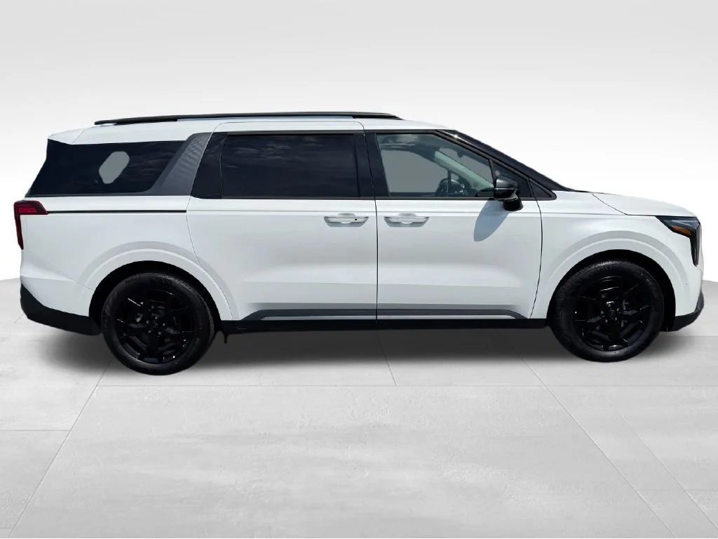 New 2026 Snow White Pearl Kia SX image 8