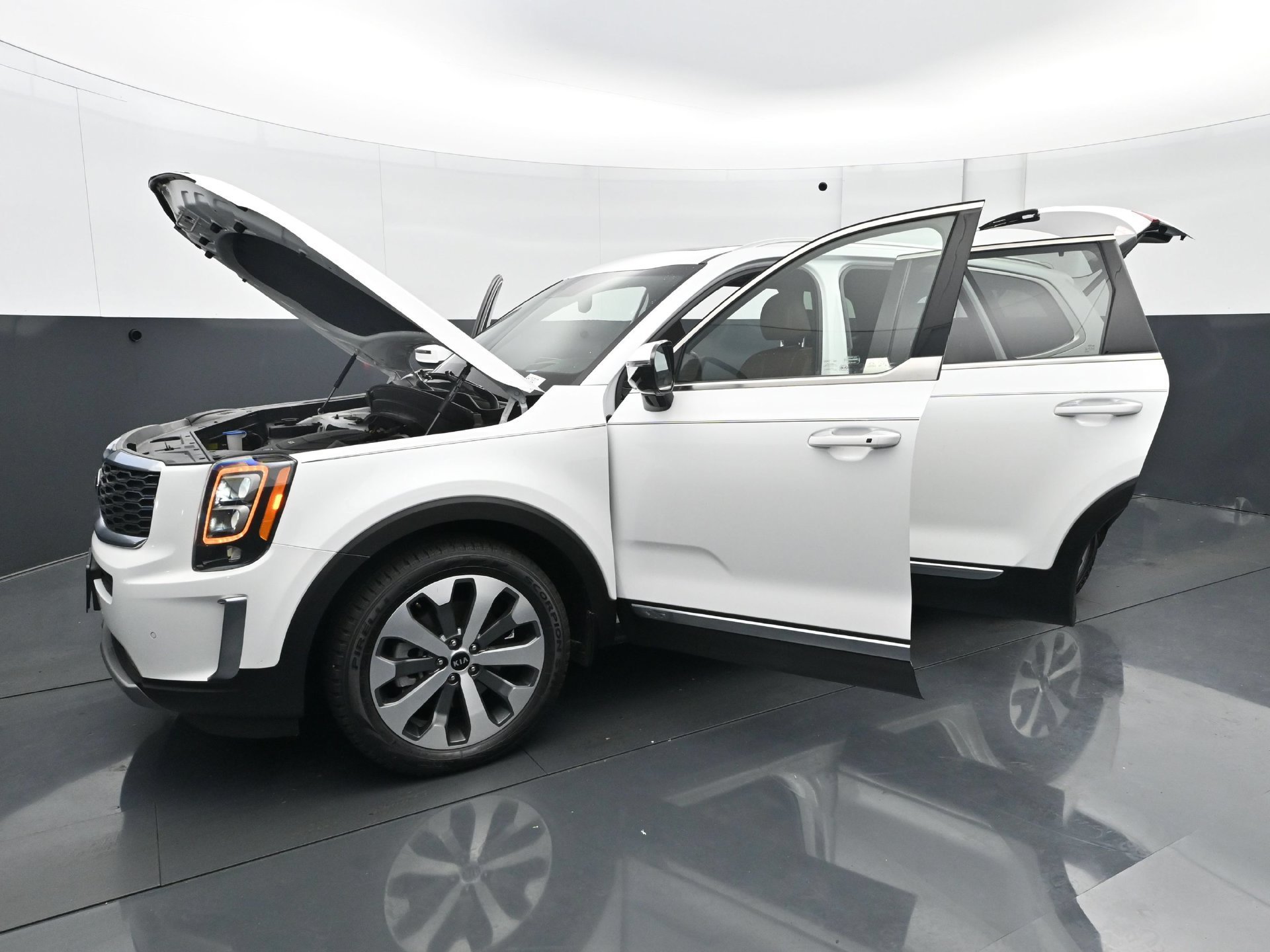 Used 2020 Snow White Pearl Kia SX AWD image 34