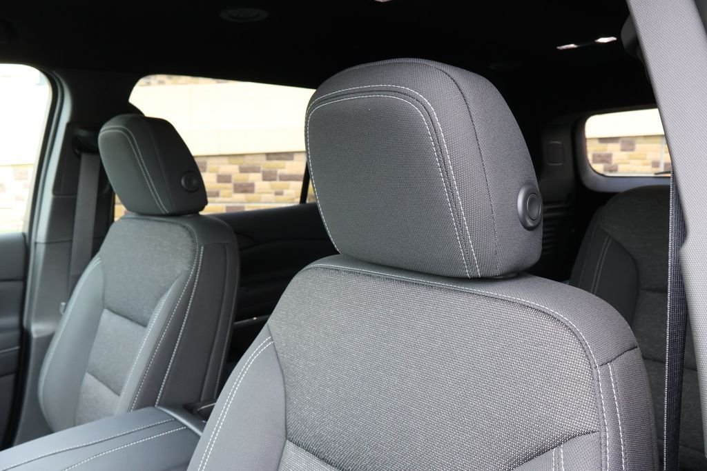 2027 Chevrolet Traverse LT - Photo 15