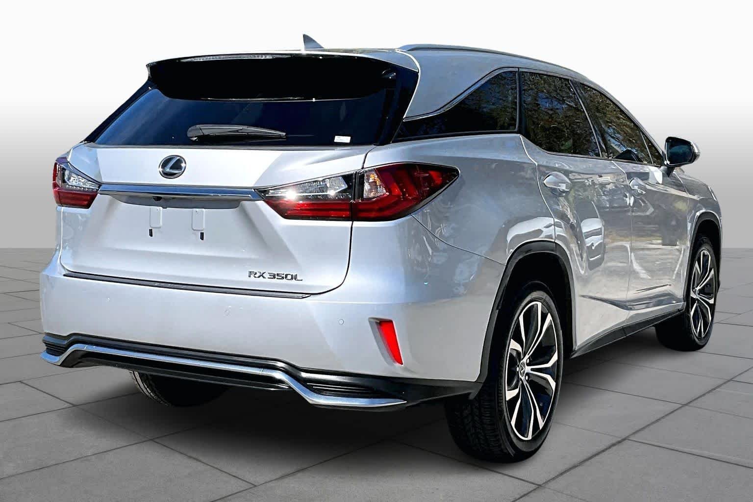 Used 2019 Silver Lining Metallic Lexus Premium image 13