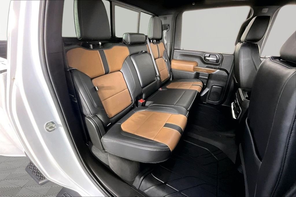 Used 2021 White Chevrolet High Country image 25