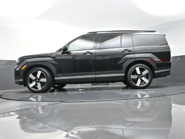 Used 2025 Black Hyundai Limited image 32