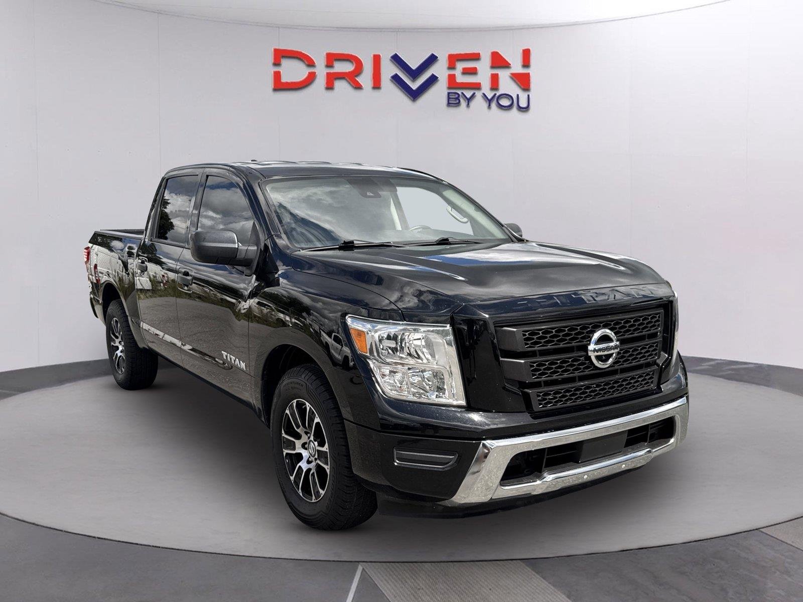 2022 Nissan Titan SV