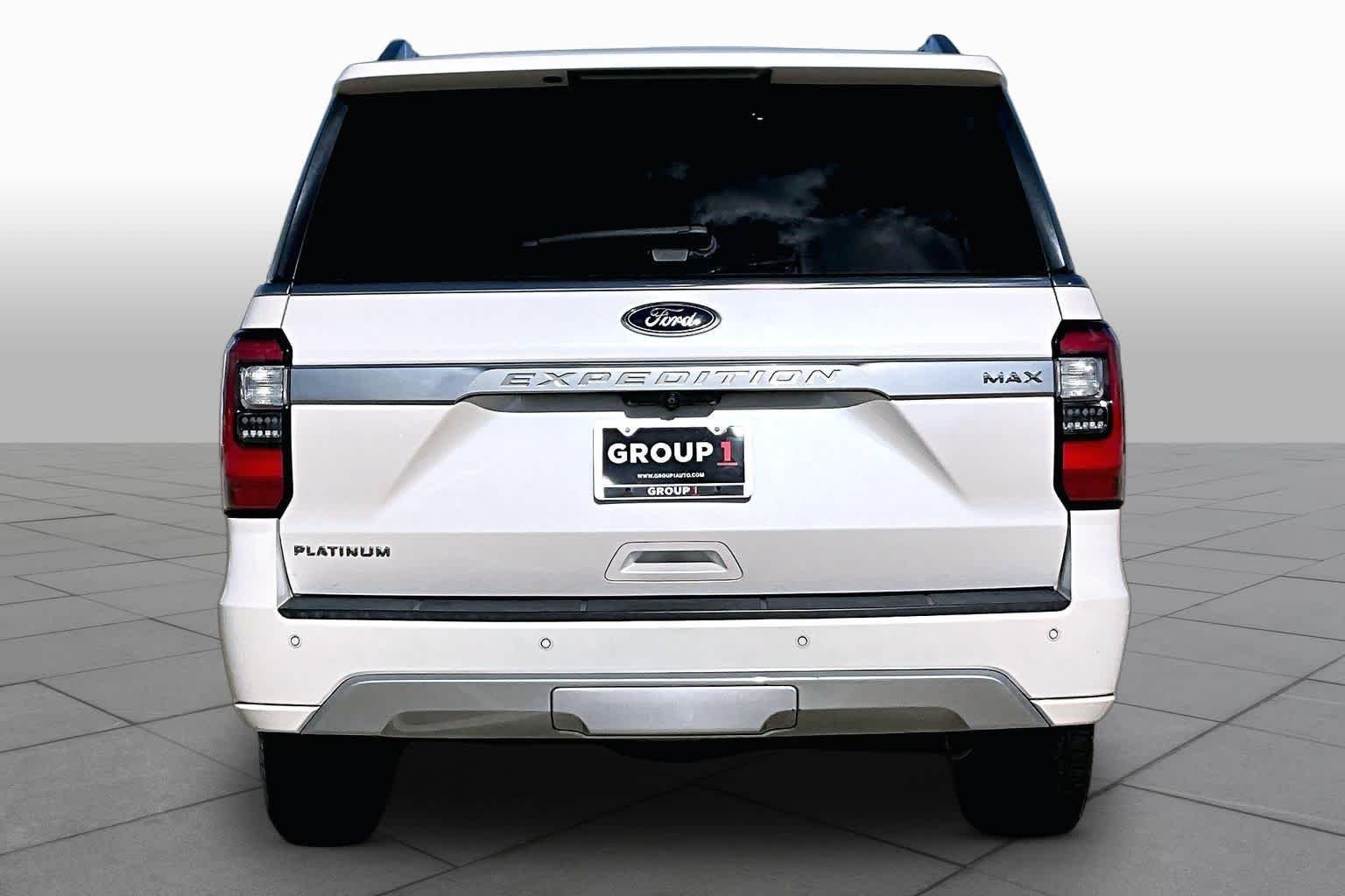 Used 2019 White Platinum Metallic Tri-Coat Ford Platinum image 5