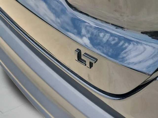 New 2026 Mosaic Black Metallic Chevrolet LT image 30
