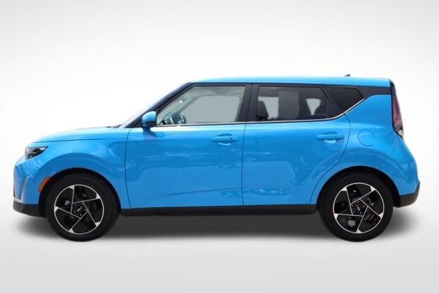 Used 2025 Surf Blue Kia EX image 8