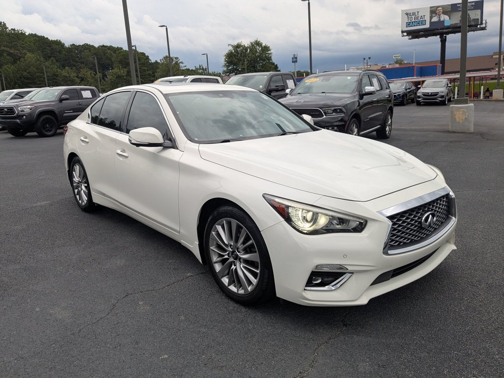 Used 2021 Pure White INFINITI 3.0t LUXE image 3