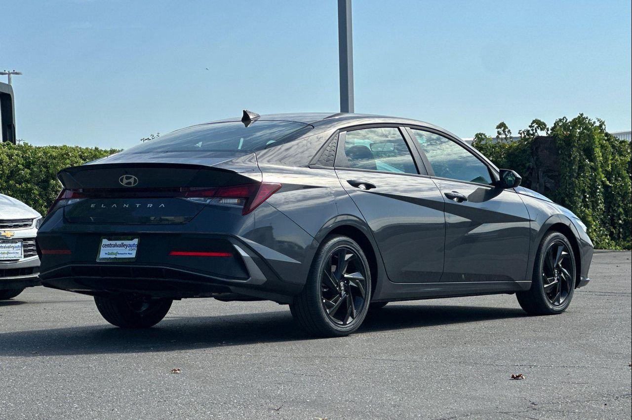 New 2026 Ecotronic Gray Hyundai SEL Sport Plus image 4