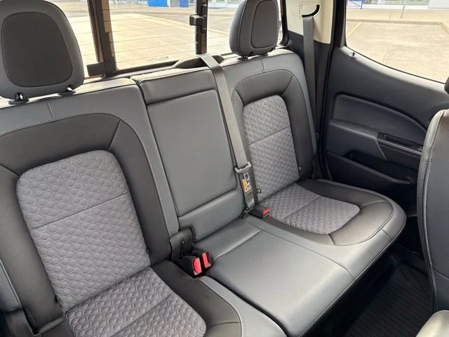 Used 2020 Blue Metallic Chevrolet Z71 image 13