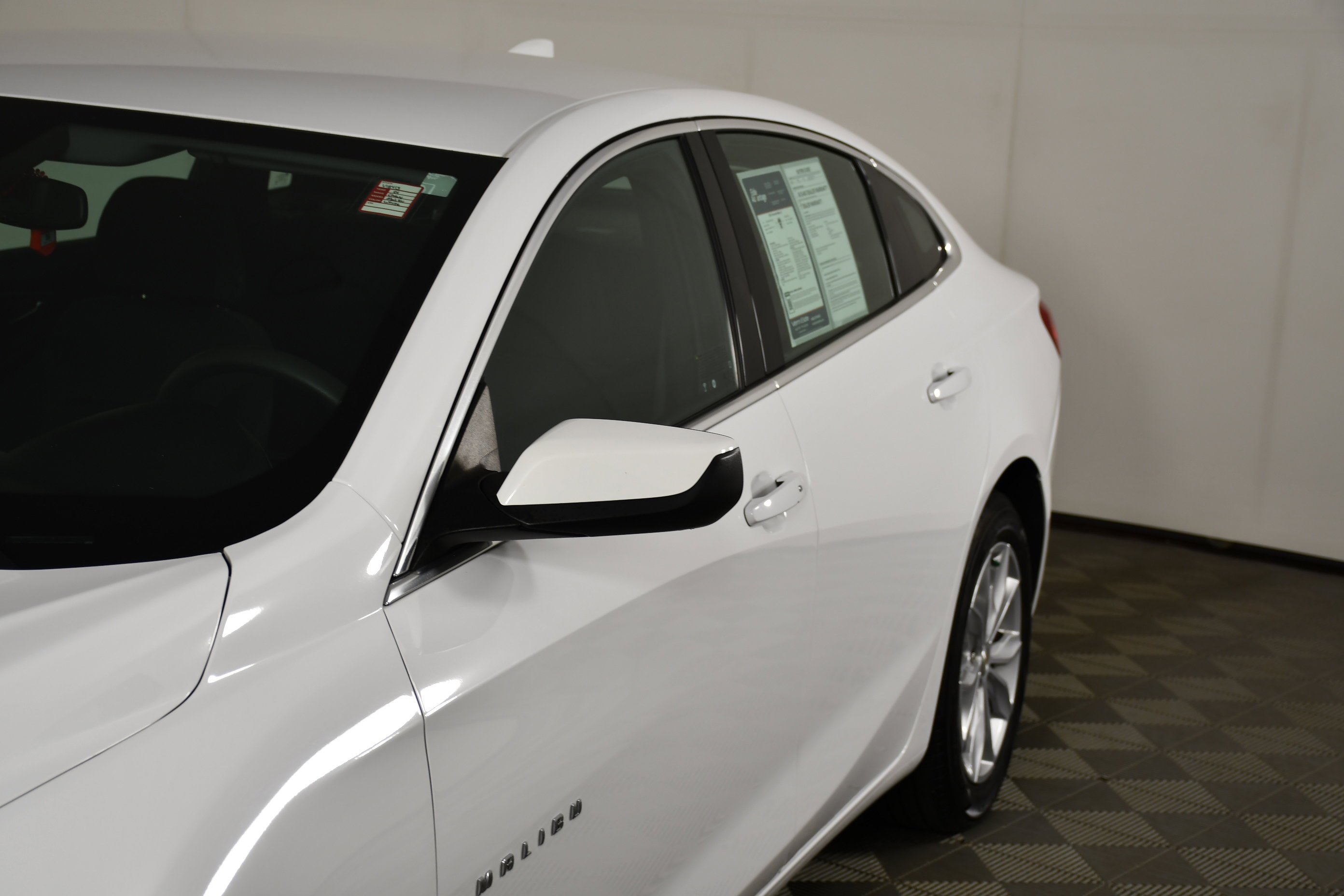 Used 2024 Summit White Chevrolet LT image 13