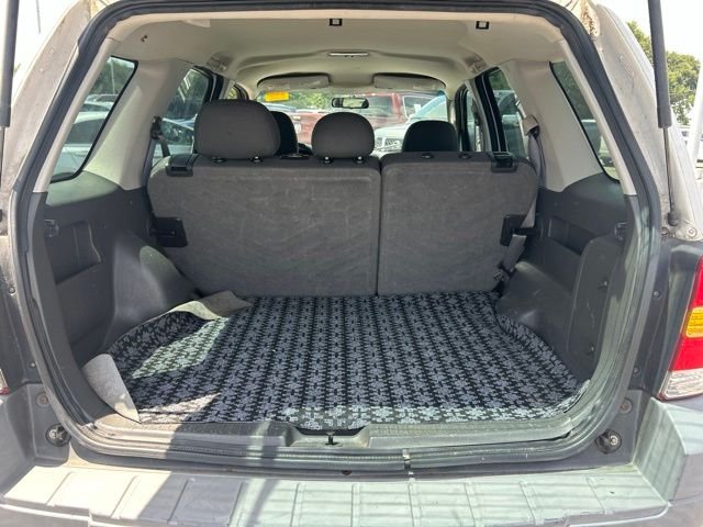 Used 2007 White Ford XLS image 13