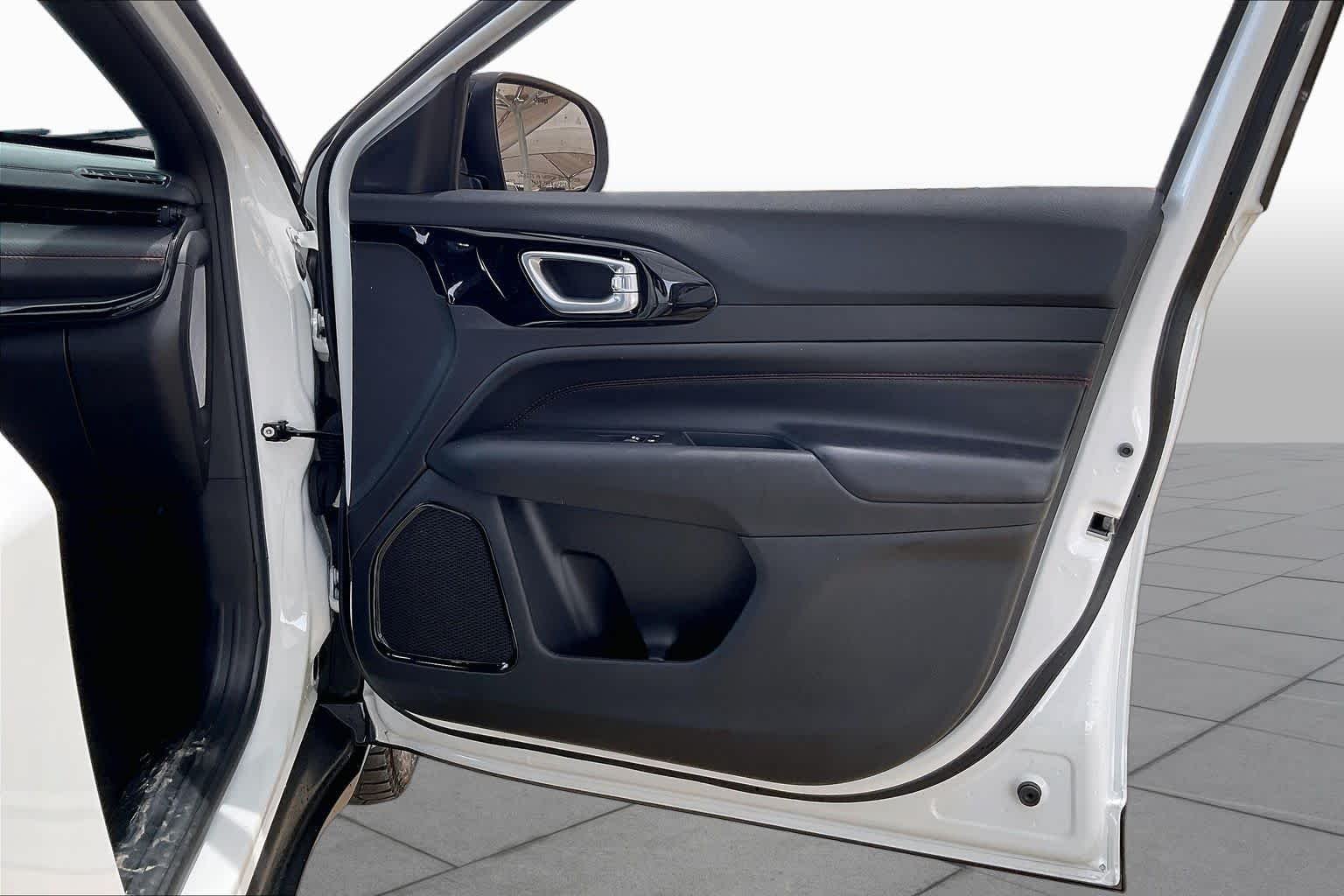 Used 2025 Bright White Clearcoat Jeep Trailhawk image 21