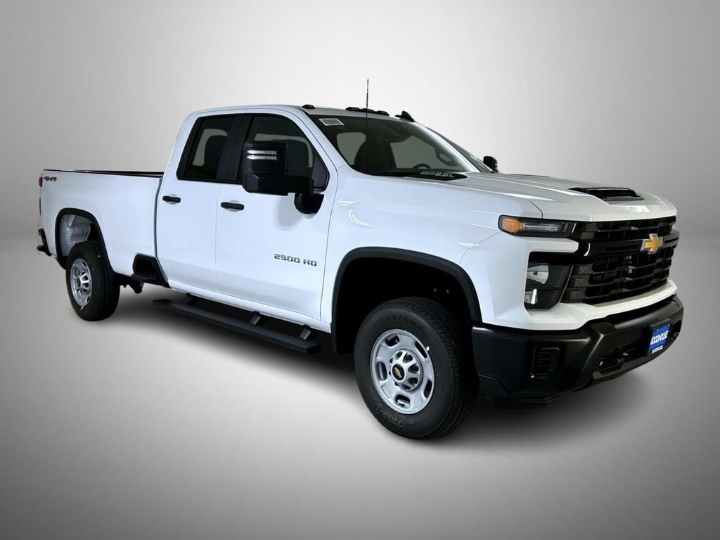 New 2026 Summit White Chevrolet WT image 3