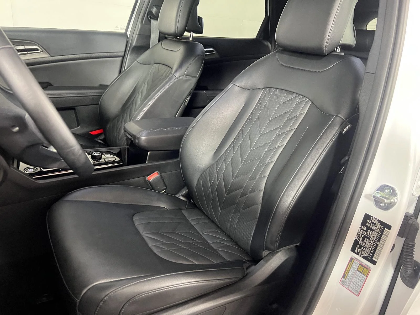 Used 2023 Glacial White Pearl Kia X-Line image 25