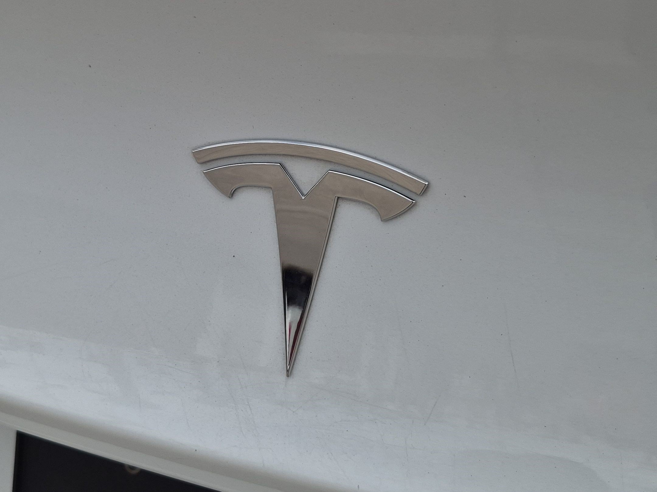 Used 2023 Pearl White Multi-Coat Tesla Base image 25