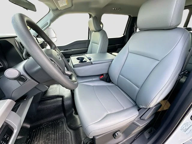 New 2025 Oxford White Ford XL image 13