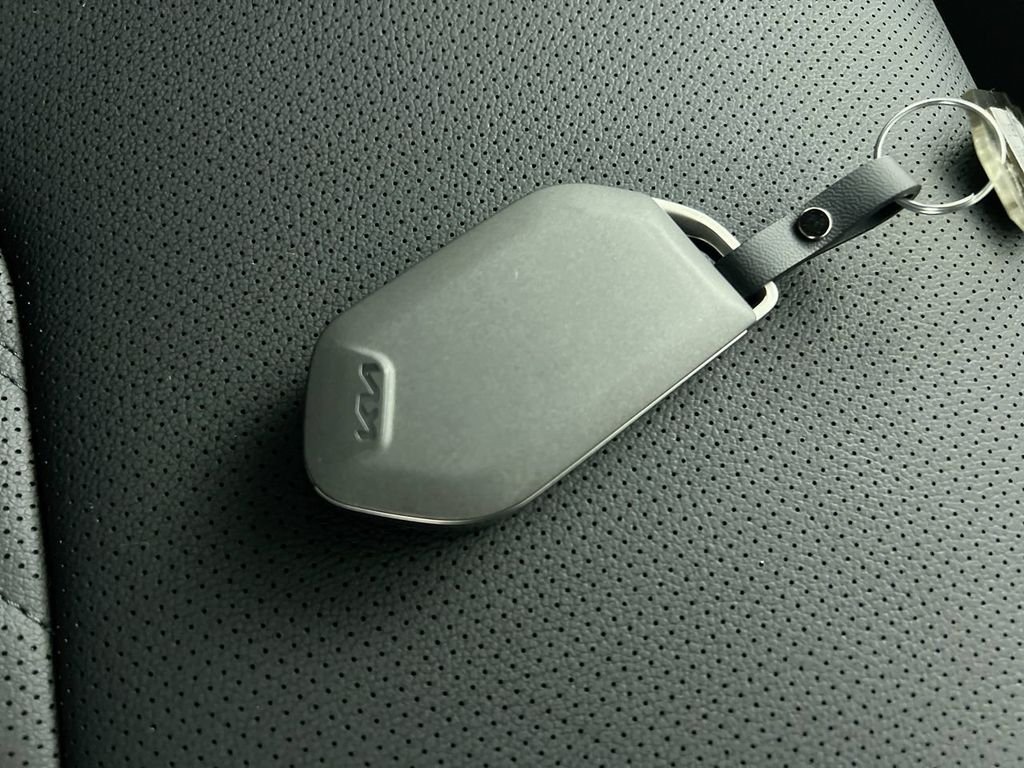 New 2026 Snow White Pearl Kia X-Line image 36