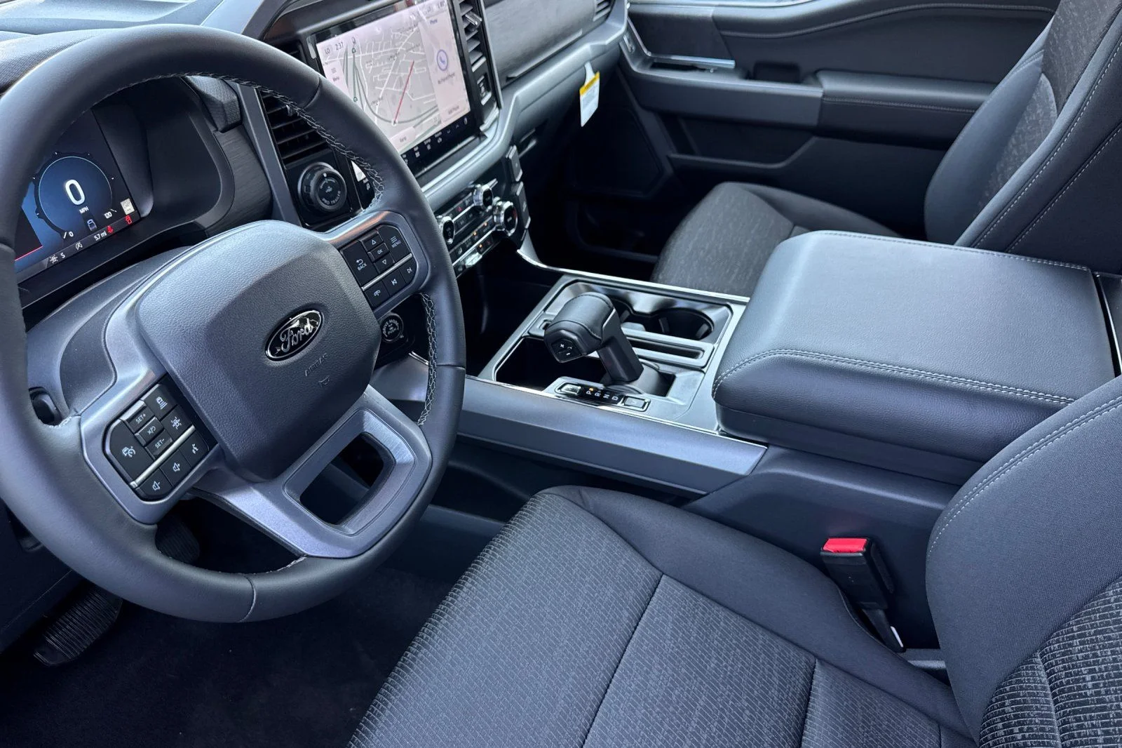 New 2026 Oxford White Ford XLT image 9
