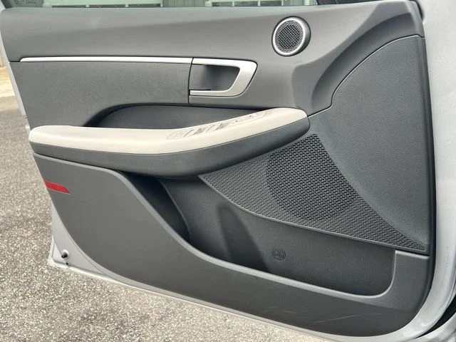 Used 2025 Silver Hyundai SE image 30