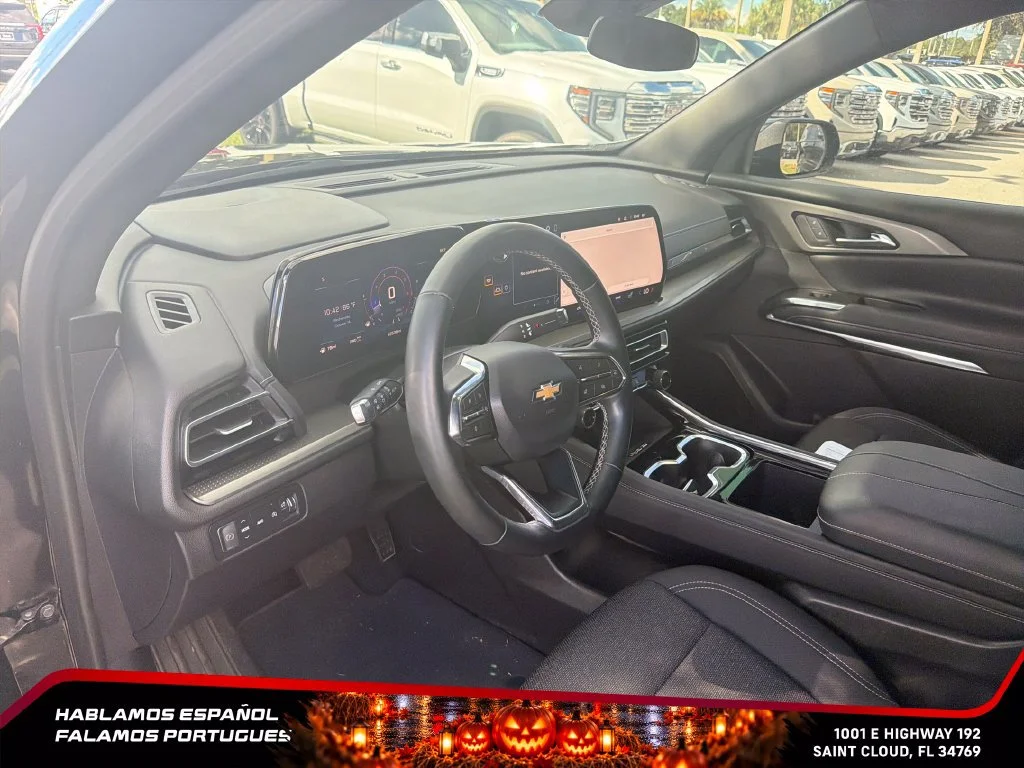 Used 2025 Mosaic Black Metallic Chevrolet LT image 12