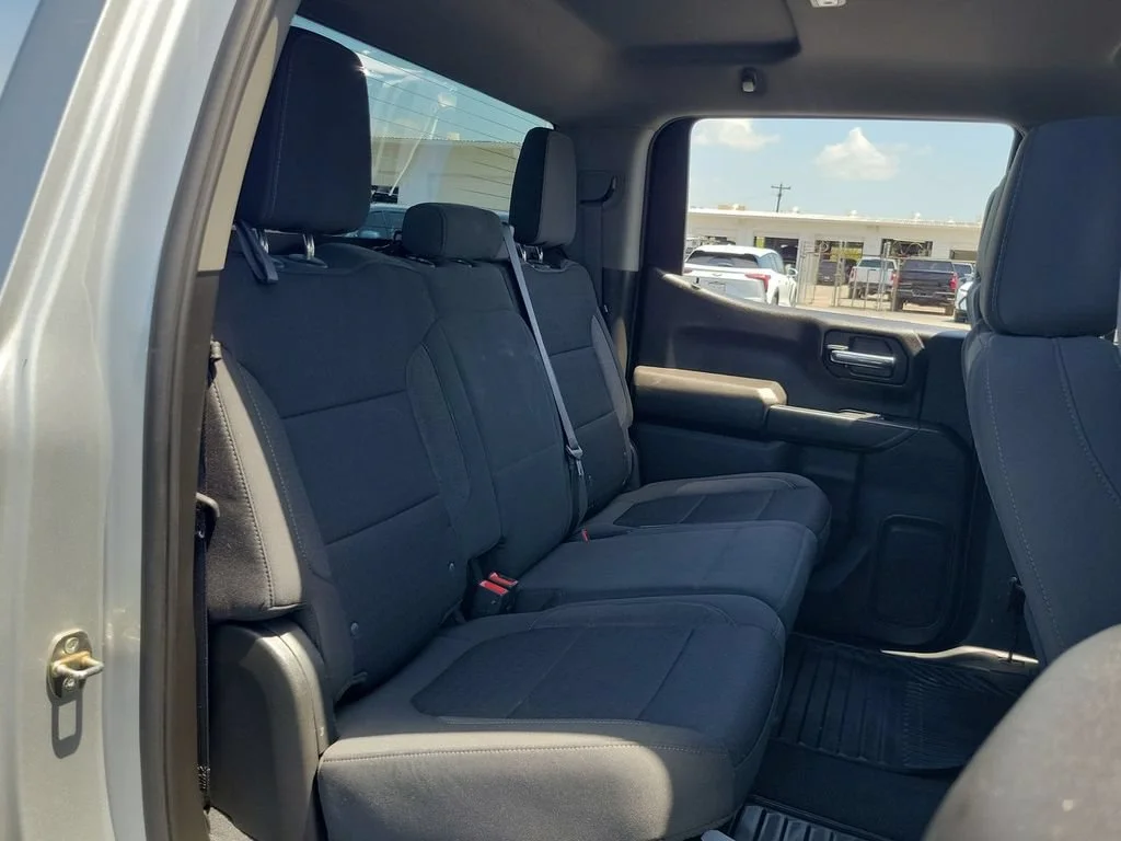 Used 2022 SILVER ICE METALLIC Chevrolet Custom image 26