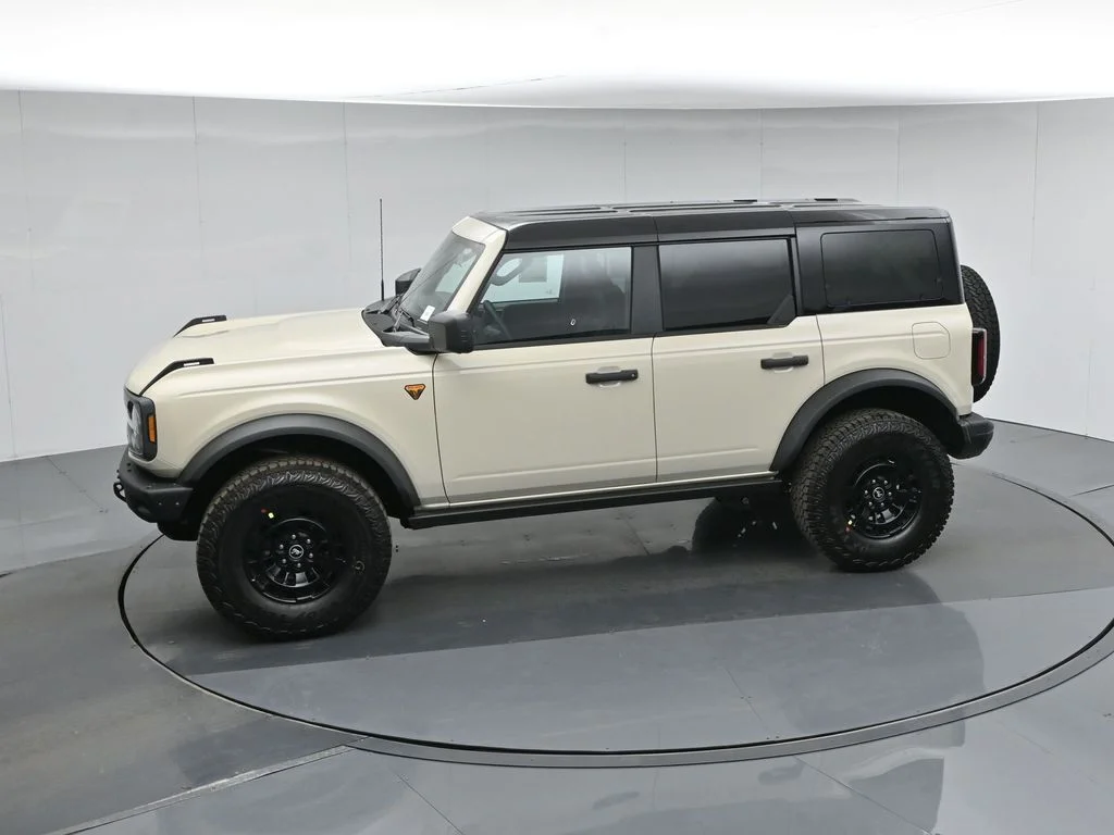 New 2026 Desert Sand Ford Badlands image 42