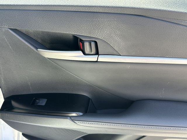 Certified Used 2025 WIND CHILL PEARL Toyota  image 14