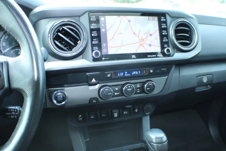 Used 2022  Toyota  image 11