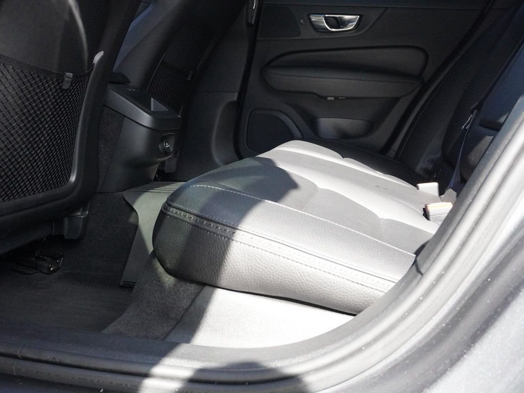 Used 2020 Gray Volvo T5 image 31