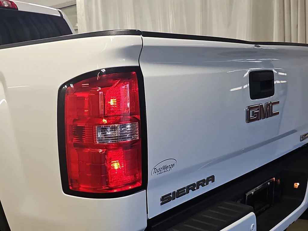 Certified Used 2018 White GMC SLT image 38
